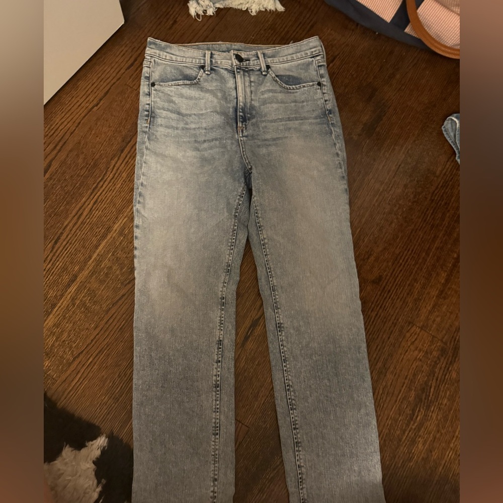 Jeans!! Perfect for the summer! The color and the light feeling!!